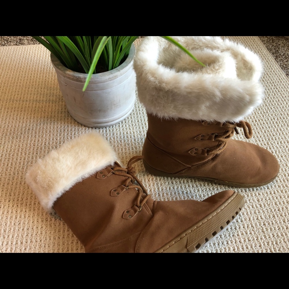 Fur lined winter boots brown size 8